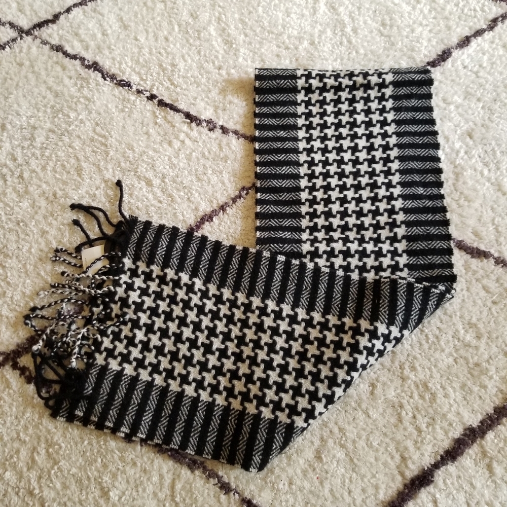 New Charter Club Black White Cashmere Scarf - Picture 4 of 4